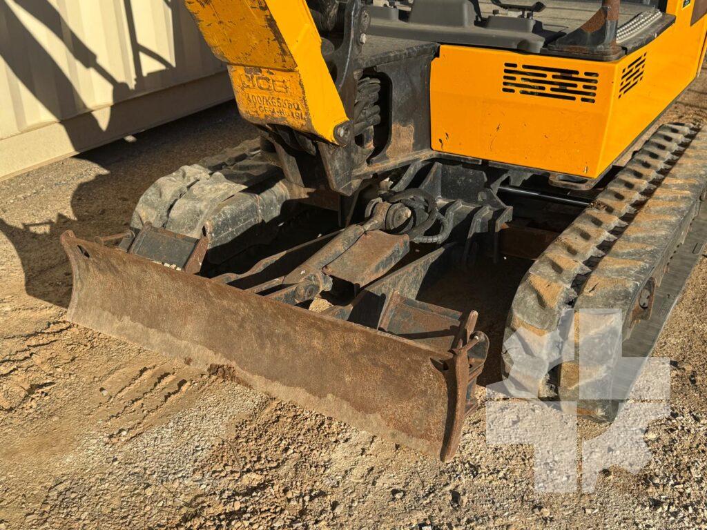 2022 JCB 16C-1 T3 (3)