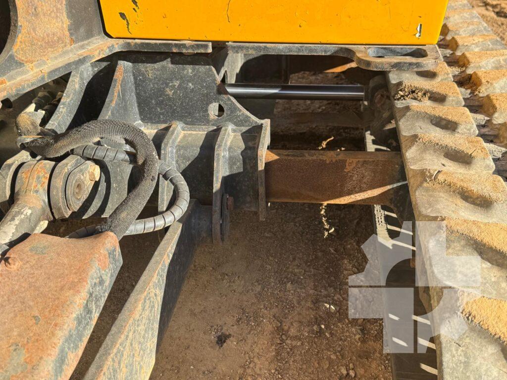 2022 JCB 16C-1 T3 (4)