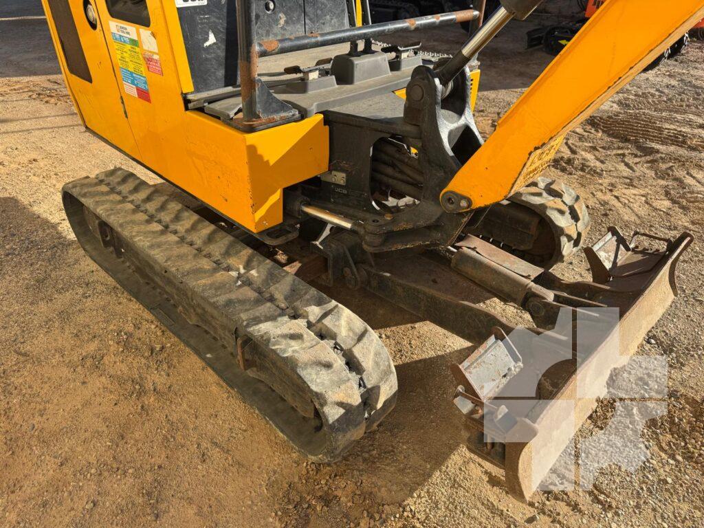 2022 JCB 16C-1 T3 (6)